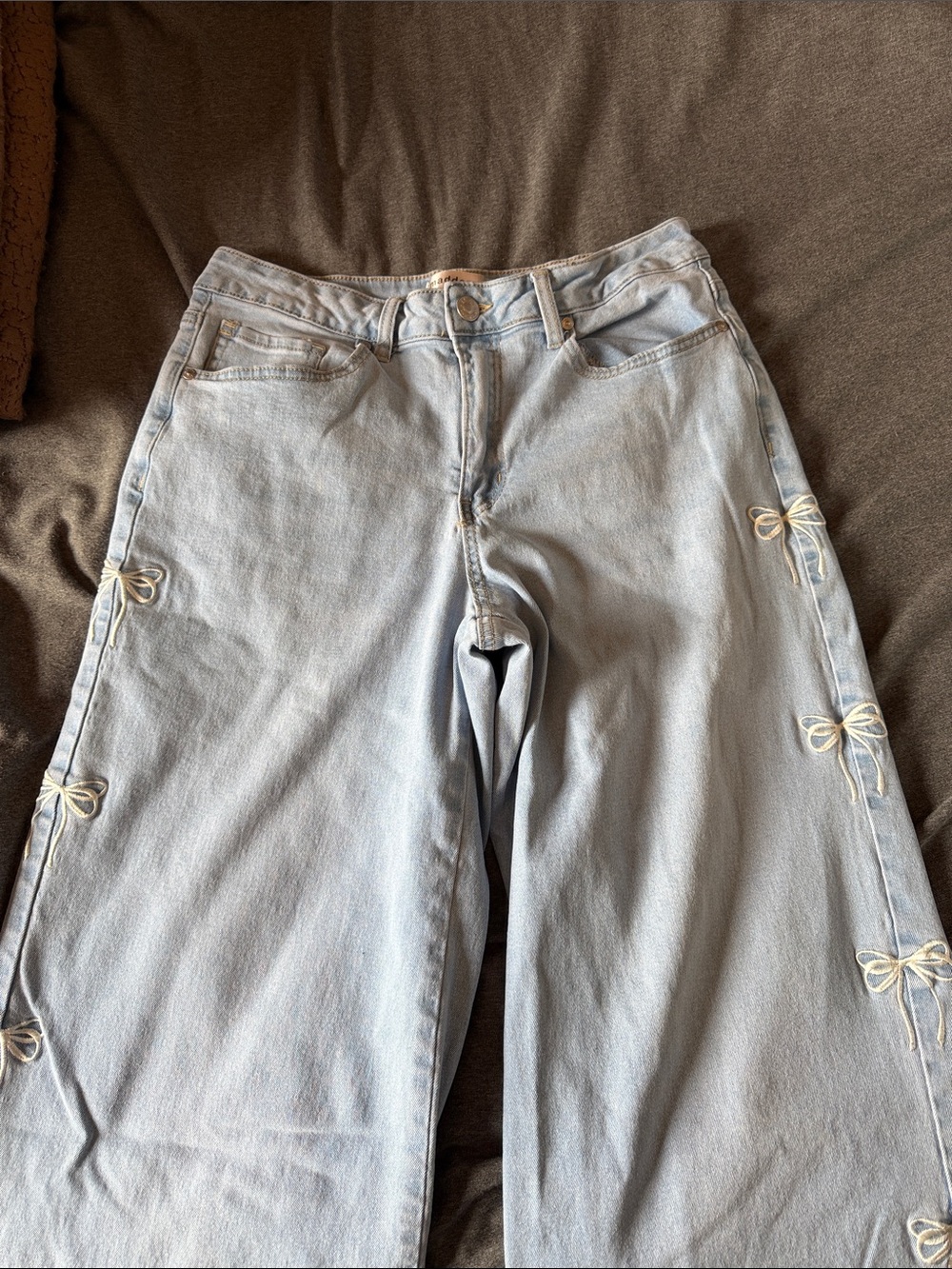 Light Blue Women's Wide-Leg Jeans with Side Bow Details